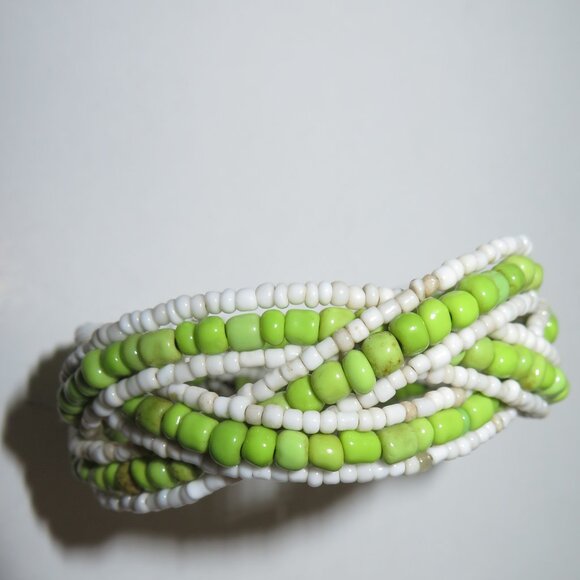 Flexible Green And Ivory Seed Woven Bracelet - Picture 13 of 14